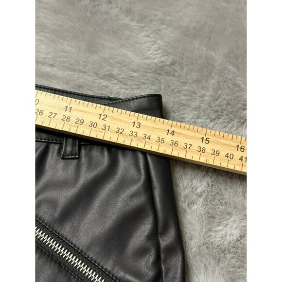 Wild Fable Women's 2 Black Faux Leather Mini Skirt Zip Front NWOT - Picture 5 of 12